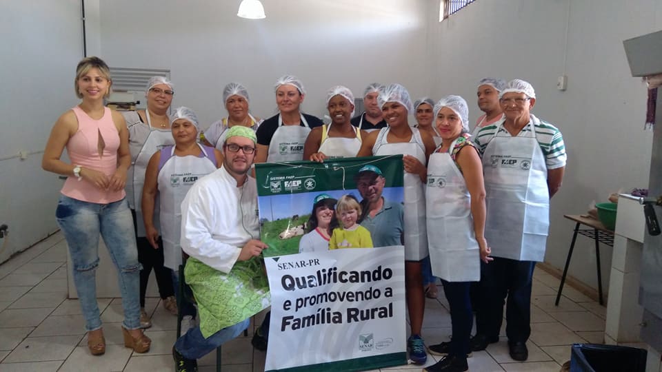 Cursos profissionalizantes capacitam alunos